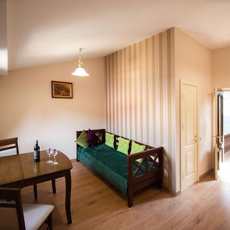 Apartament - Lesi Ukrainky 18  Lviv Extérieur photo