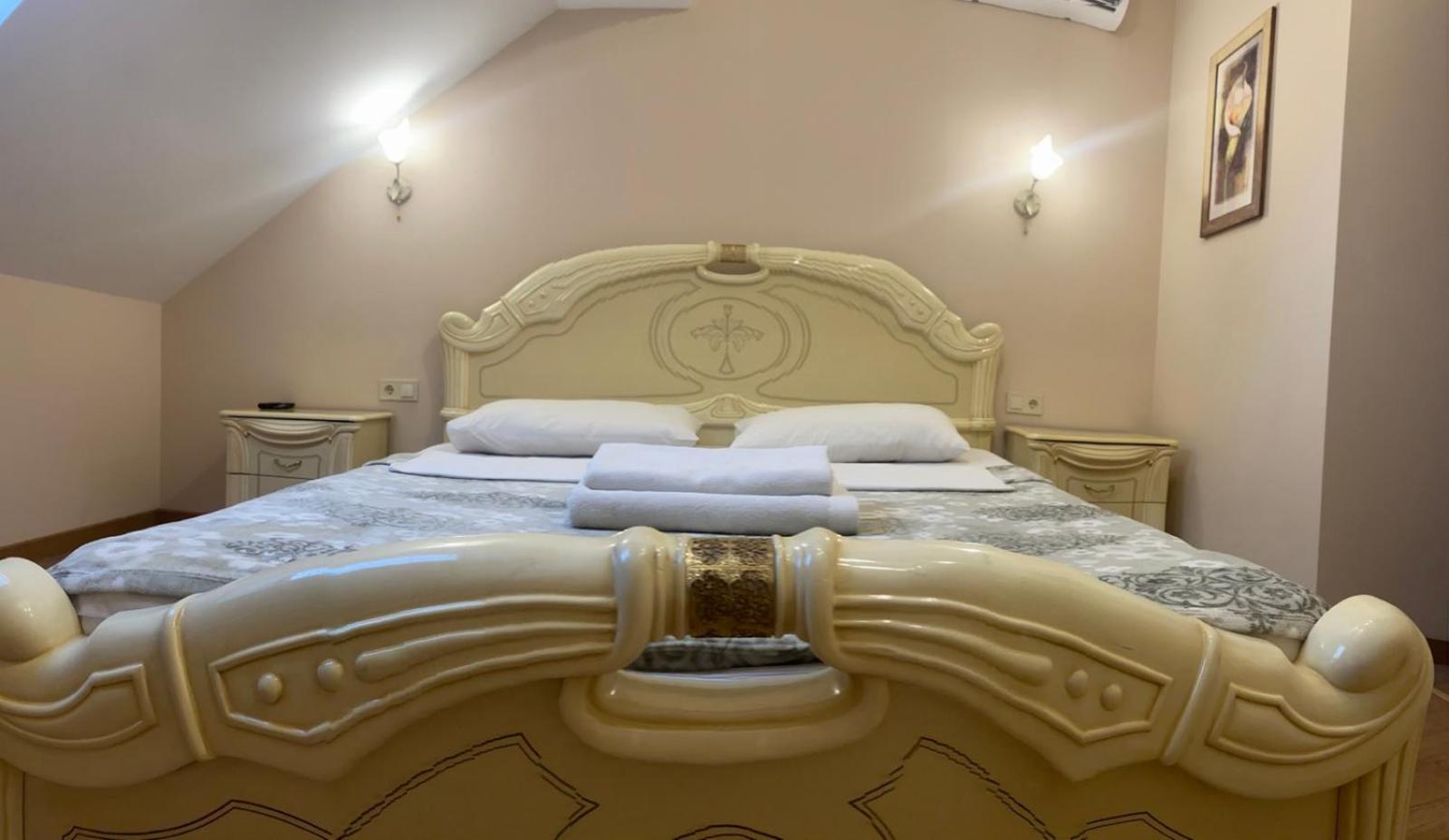 Apartament - Lesi Ukrainky 18  Lviv Extérieur photo