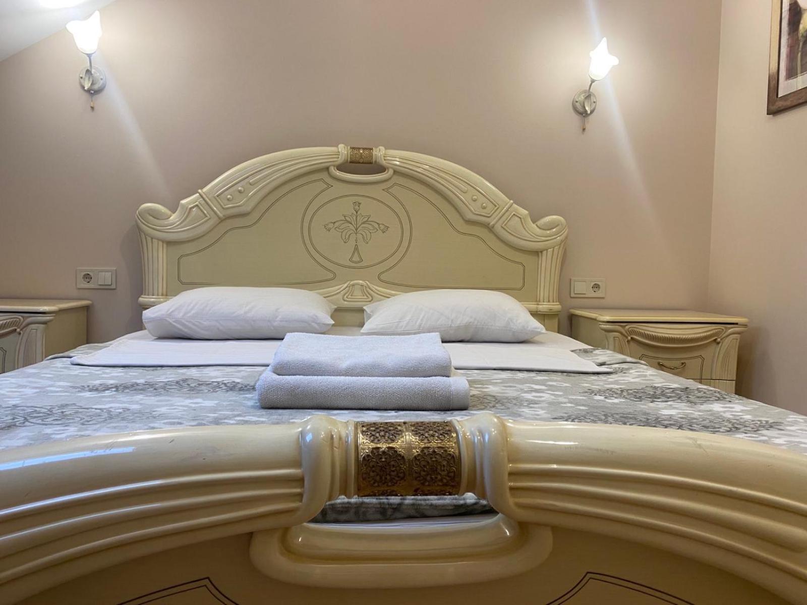Apartament - Lesi Ukrainky 18  Lviv Extérieur photo