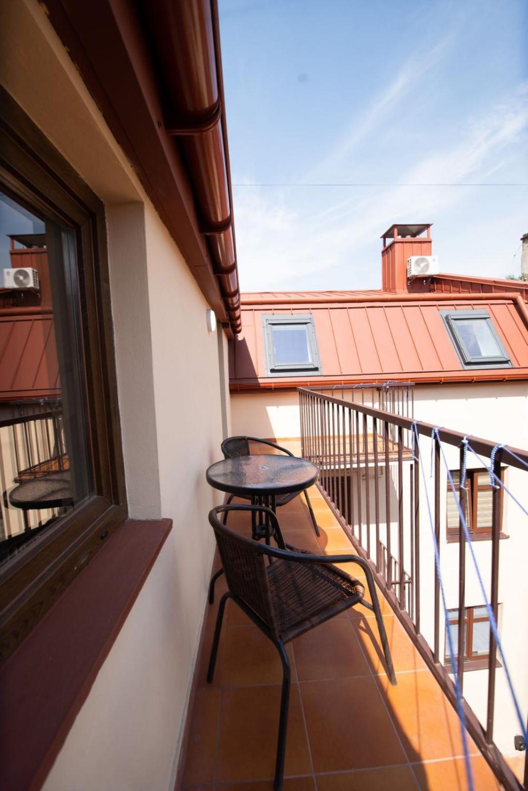 Apartament - Lesi Ukrainky 18  Lviv Extérieur photo