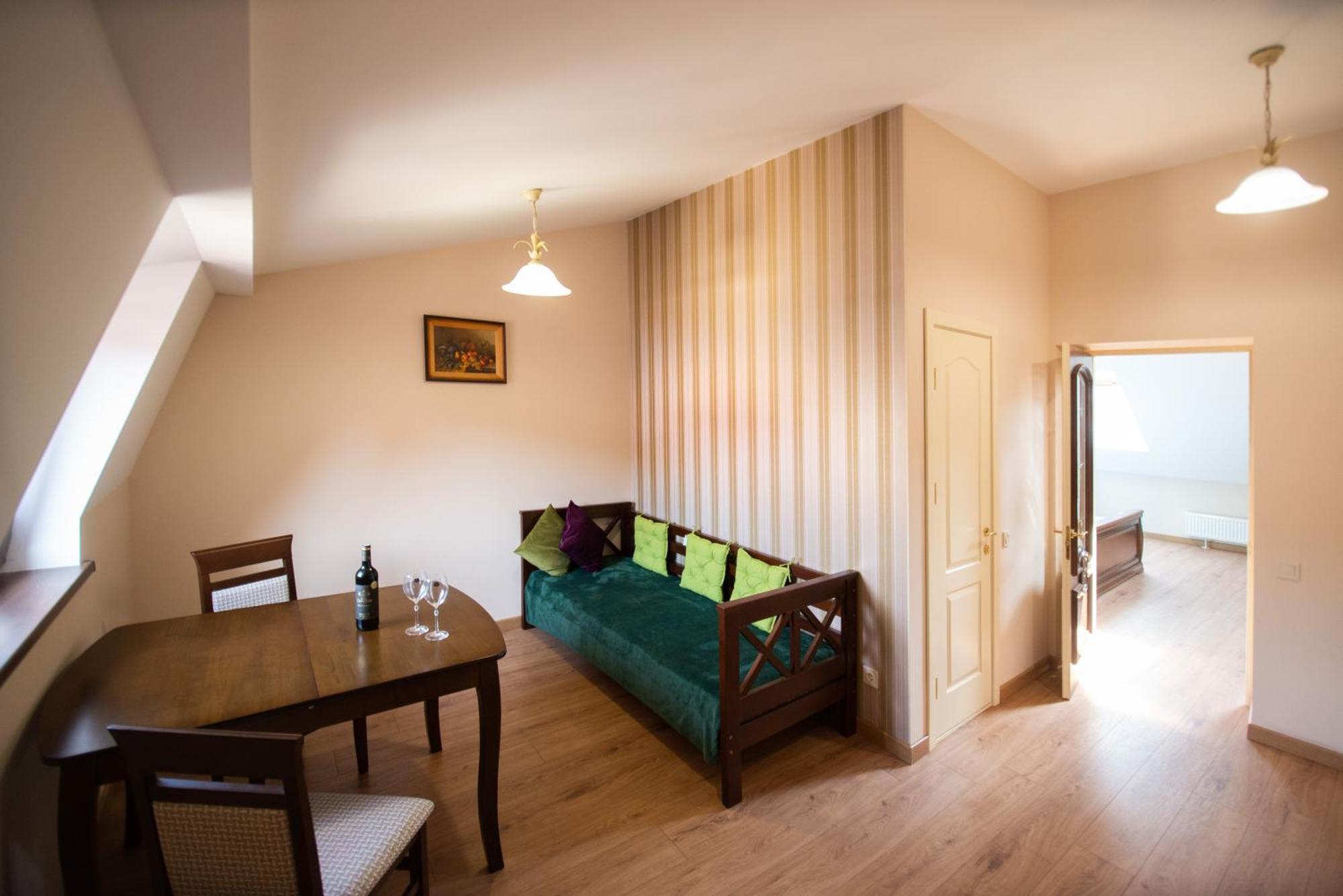 Apartament - Lesi Ukrainky 18  Lviv Extérieur photo