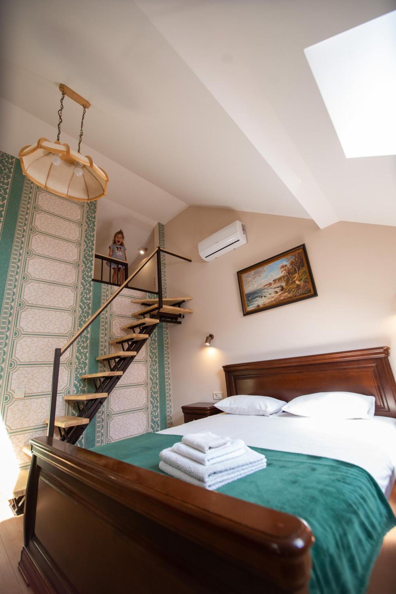 Apartament - Lesi Ukrainky 18  Lviv Extérieur photo