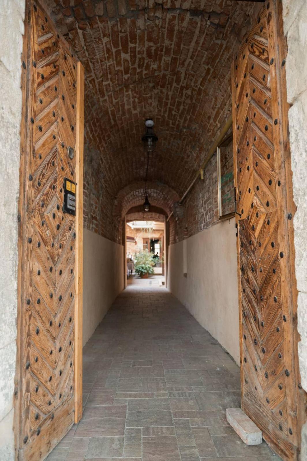 Apartament - Lesi Ukrainky 18  Lviv Extérieur photo