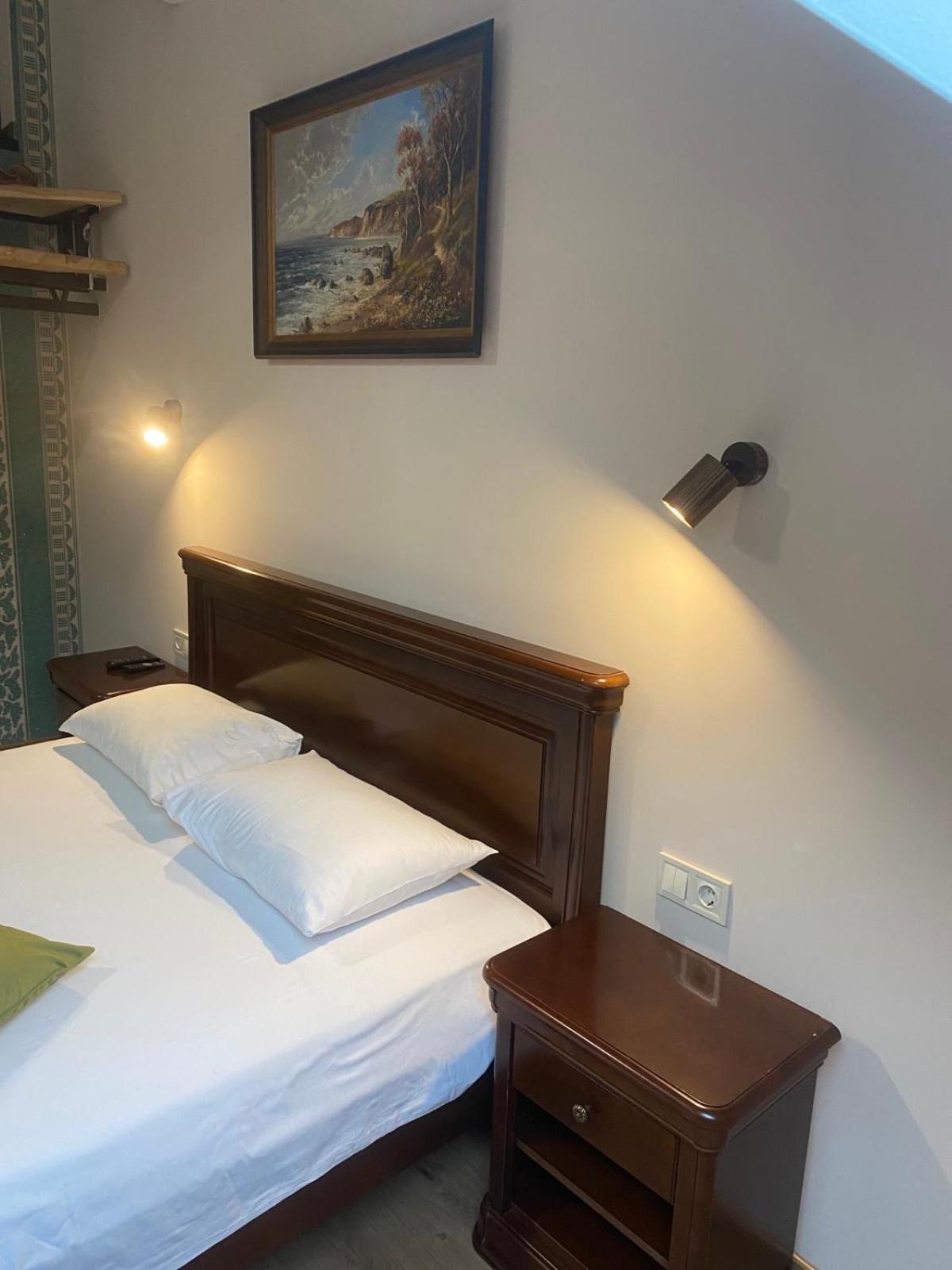 Apartament - Lesi Ukrainky 18  Lviv Extérieur photo