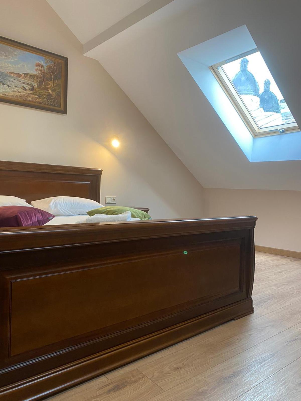 Apartament - Lesi Ukrainky 18  Lviv Extérieur photo