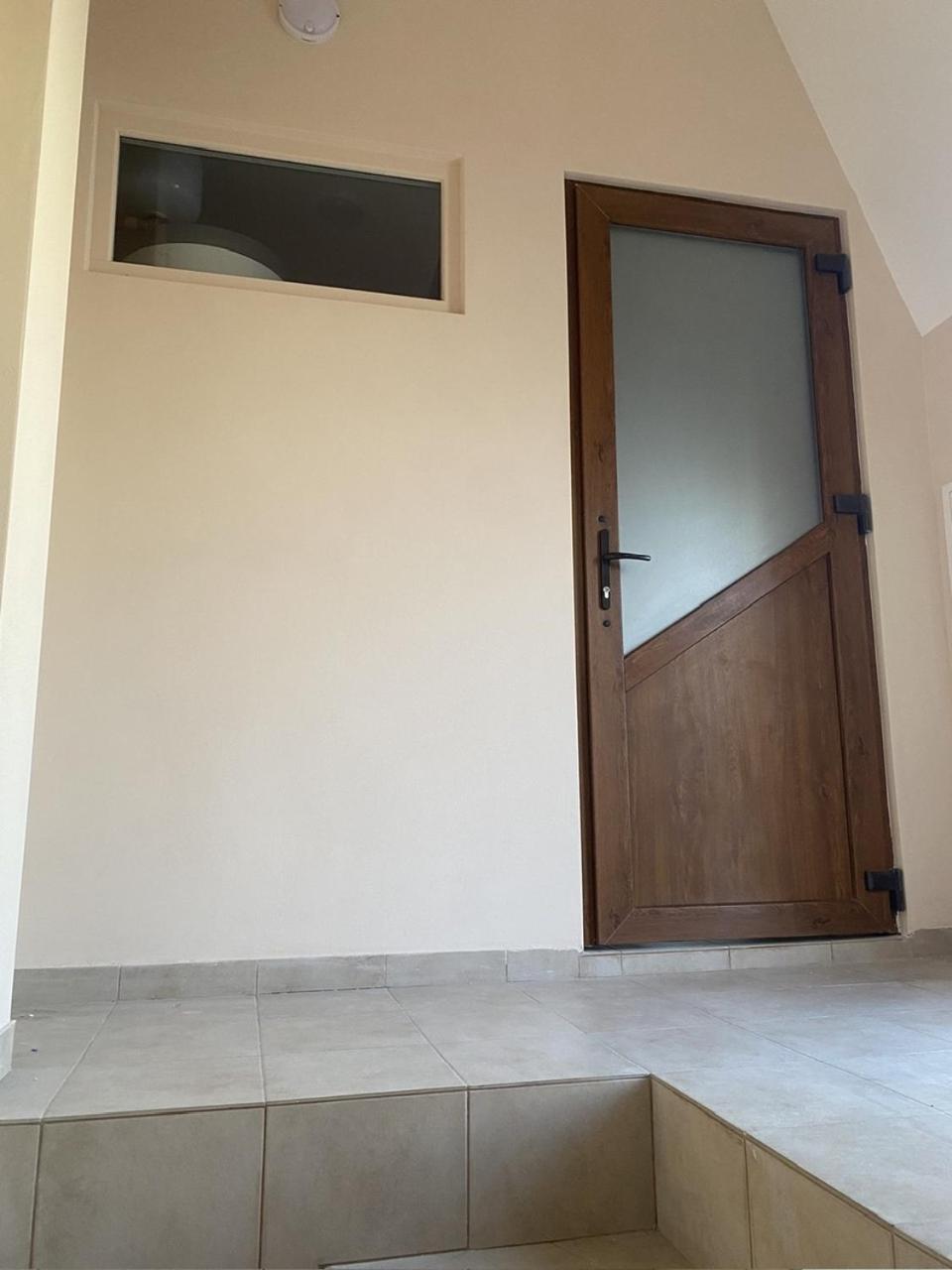 Apartament - Lesi Ukrainky 18  Lviv Extérieur photo