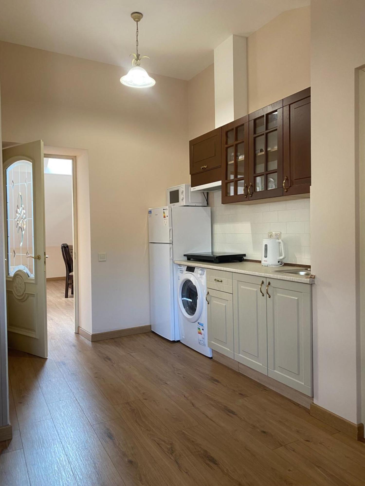 Apartament - Lesi Ukrainky 18  Lviv Extérieur photo